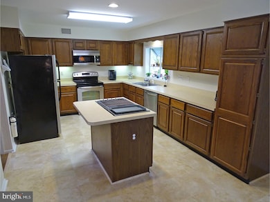 13 Wychwood Ln, Langhorne, PA 19047 - photo 7