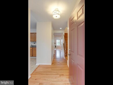 8122 Londonderry Ct, Laurel, MD 20707 - photo 5
