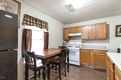3026 W Cypress St-9337