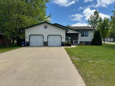 1420 4th St SW, Wadena, MN 56482 - photo 2