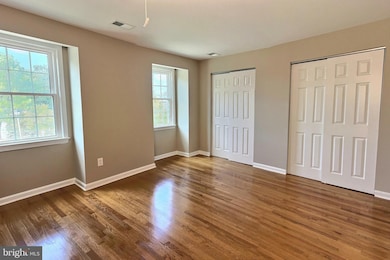 11 S Abingdon St, Arlington, VA 22204 - photo 2