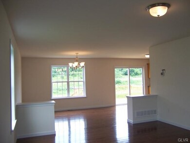 827 S Fork Dr unit 81, Easton, PA 18040 - photo 2