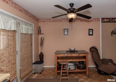 3204 W 65th St, Davenport, IA 52806 - photo 6