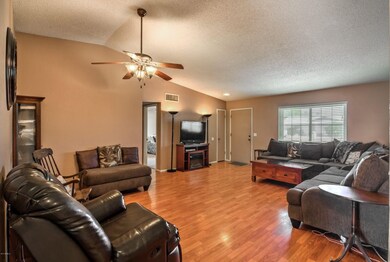 2262 S Cactus Rd Apache-print-003-2-Entr