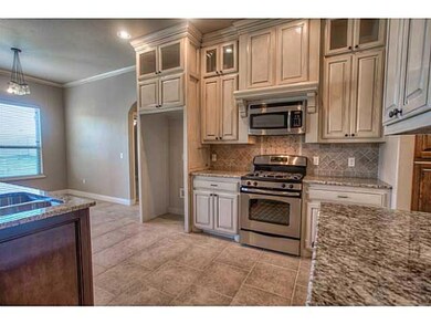 724 NE 23rd St, Moore, OK 73160 - photo 6