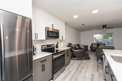 10510 Logger Pine Trail, Houston, TX 77088 - photo 5