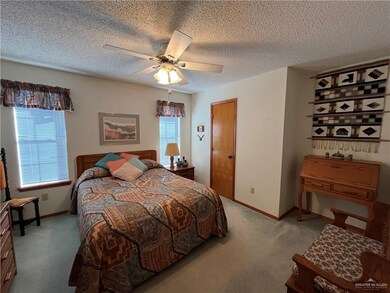 939 Katrin Dr, Alamo, TX 78516 - photo 6