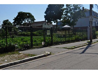 127 Burnett St, Providence, RI 02907 - photo 3