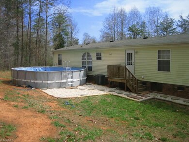 4738 Roundleaf Rd, Ramseur, NC 27316 - photo 4