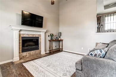 Soaring ceiling in the living room offers great sp
