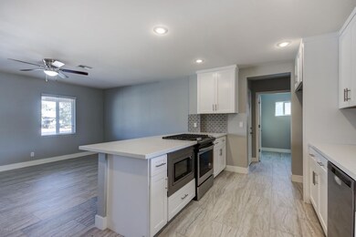 557 W Toledo St-9