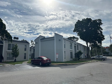 4463 Treehouse Ln unit H, Tamarac, FL 33319 - photo 3