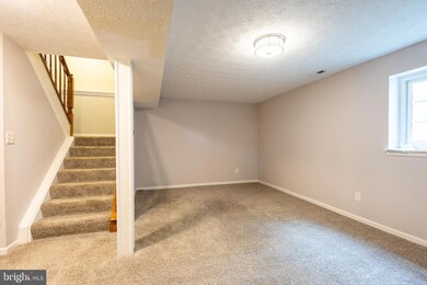 8172 Hazy Dawn Ct, Pasadena, MD 21122 - photo 4