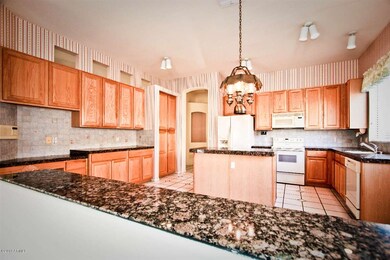Gorgeous kitchen tons of cabinets