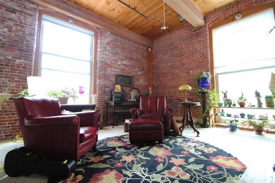 Rivermoor Landing unit 10, Newmarket, NH 03857 - photo 4