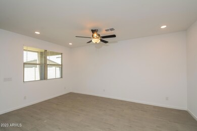 003-photo-living-room-13005901