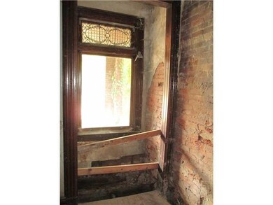Entry/Foyer.