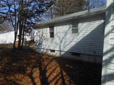 27 Randall St, Greenville, RI 02828 - photo 3