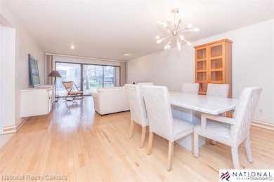 29705 Pine Ridge Cir unit 35, Farmington Hills, MI 48331 - photo 6