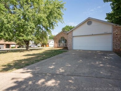 1307 W 112th Place S, Jenks, OK 74037 - photo 4