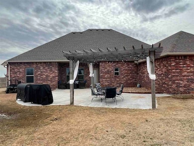 8732 NE Wolf Rd, Elgin, OK 73538 - photo 2