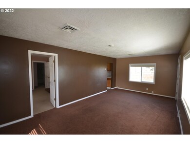 1511 H St, the Dalles, OR 97058 - photo 4
