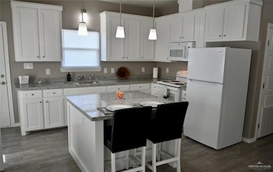 807 E Starr St, Mercedes, TX 78570 - photo 5