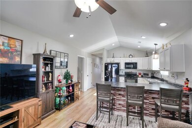 865 S Main St, Scottsburg, IN 47170 - photo 5