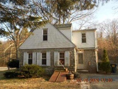 213 Douglas St, Uxbridge, MA 01569 - photo 3