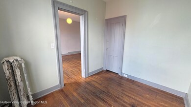 527 Columbia St unit 3, Hudson, NY 12534 - photo 5