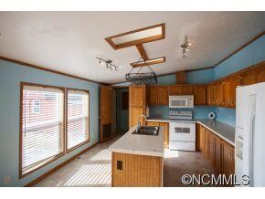 71 Frank Lawson Ln, Leicester, NC 28748 - photo 4