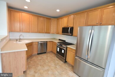 21821 Ladyslipper Square, Ashburn, VA 20147 - photo 2