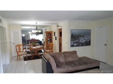 10' x 10.5' dining room connects to living room an