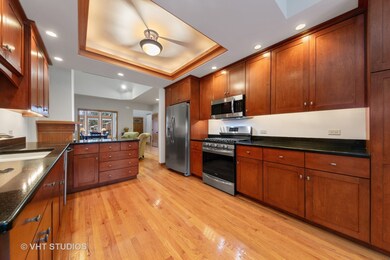 205 N Larch Ave unit 2C, Elmhurst, IL 60126 - photo 7