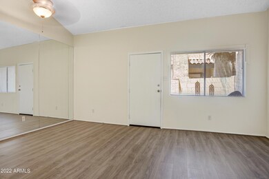 004_Living Room
