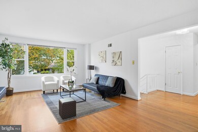 9016 Levelle Dr, Chevy Chase, MD 20815 - photo 4