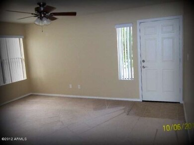 02-LivingRoom