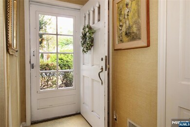 84 Howard Park Dr, Tenafly, NJ 07670 - photo 3