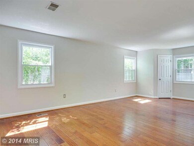 13203 Melville Ln, Fairfax, VA 22033 - photo 7
