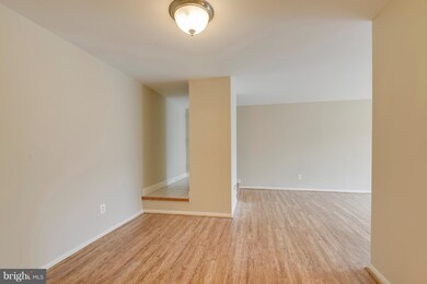 11212 Chestnut Grove Square unit 113, Reston, VA 20190 - photo 6