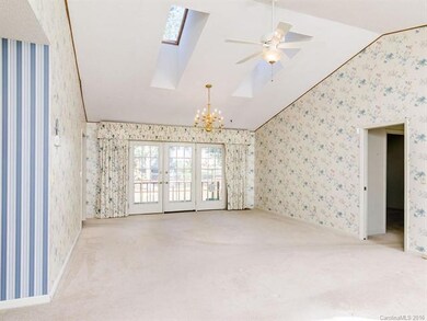 19 Clubhouse Ct, Asheville, NC 28803 - photo 5