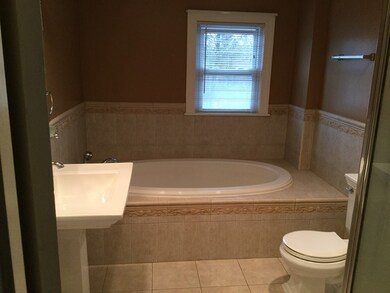 308 Lagrange St unit 308, Chestnut Hill, MA 02467 - photo 5