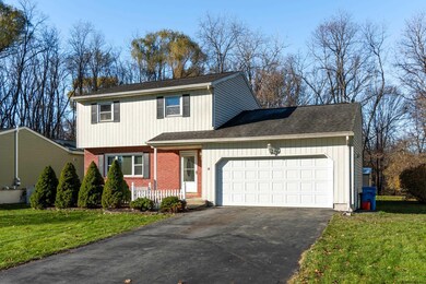 5 Aspen Cir, Albany, NY 12208 - photo 2