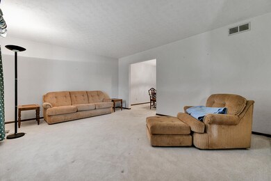 350 E Columbus St-5