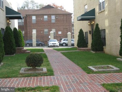 3214 8th St SE unit 4, Washington, DC 20032 - photo 2