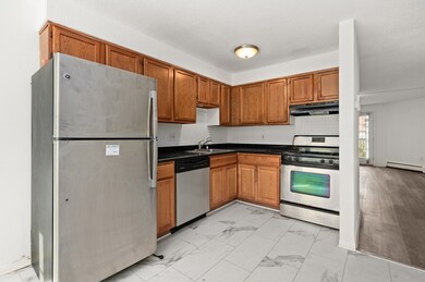 312 Water St unit 4, Lawrence, MA 01841 - photo 4
