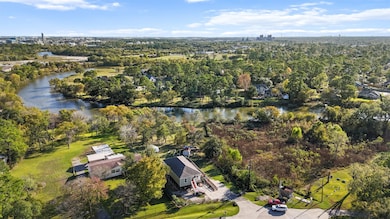 9810 Oak Leaf Dr, Baytown, TX 77521 - photo 6