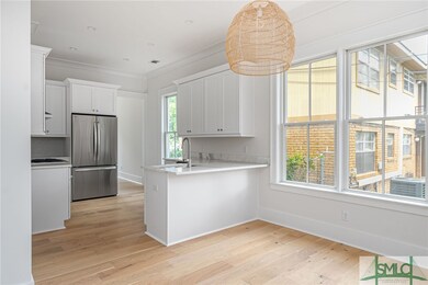 216 W 43rd St, Savannah, GA 31401 - photo 7