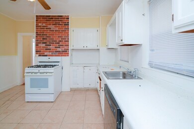 86 Kenmere Rd, Medford, MA 02155 - photo 3