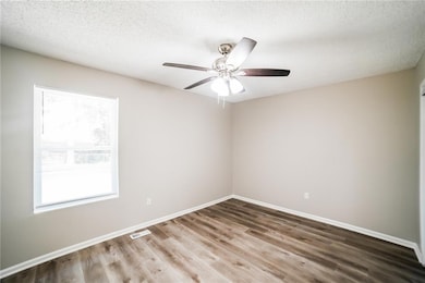 806 SE 19th St, Oak Grove, MO 64075 - photo 7